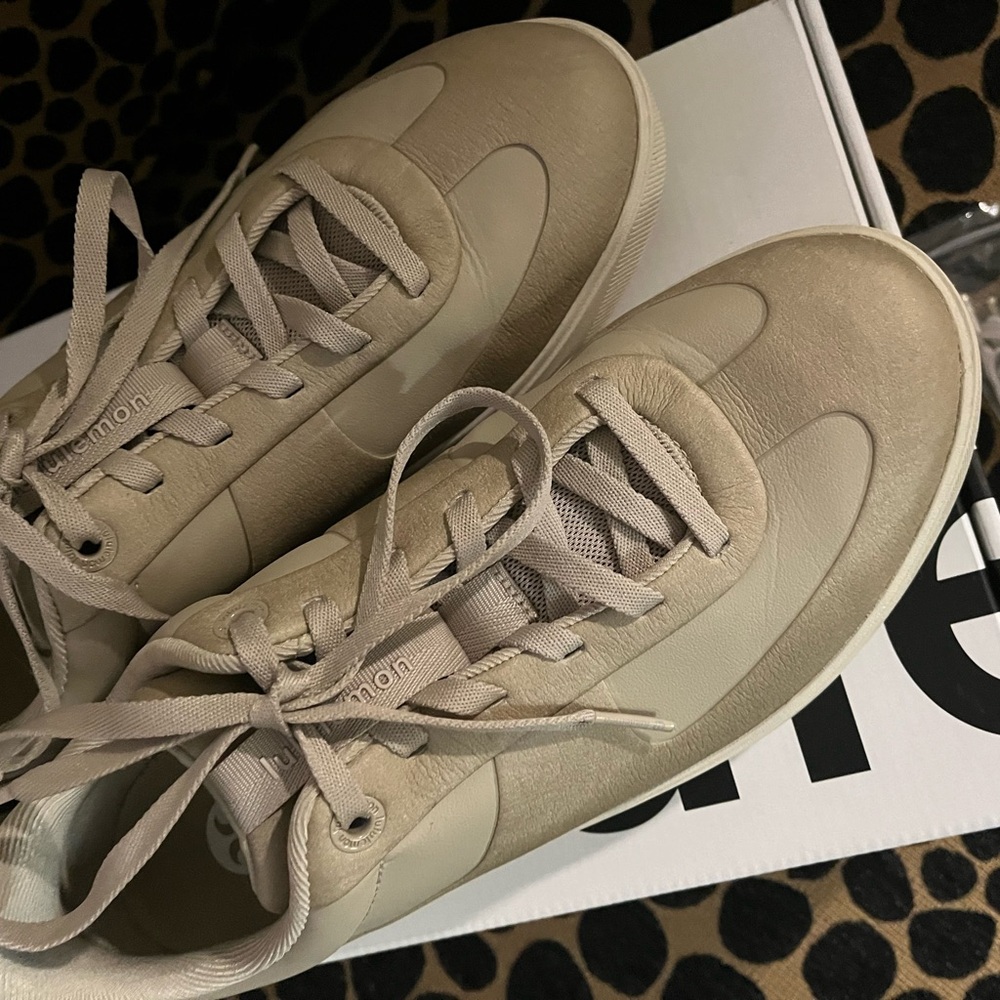 Lululemon W Cityverse sneaker size 9